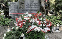 Powiększ zdjęcie: Widok grobu Pogonowskiego.
